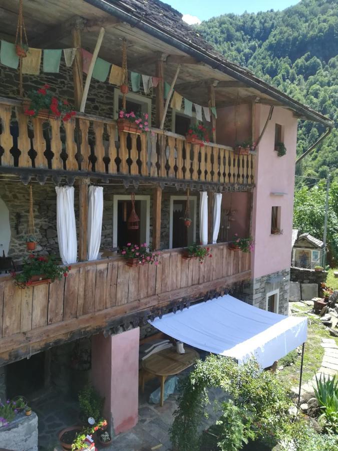 Shanty Calasca-Castiglione Екстериор снимка